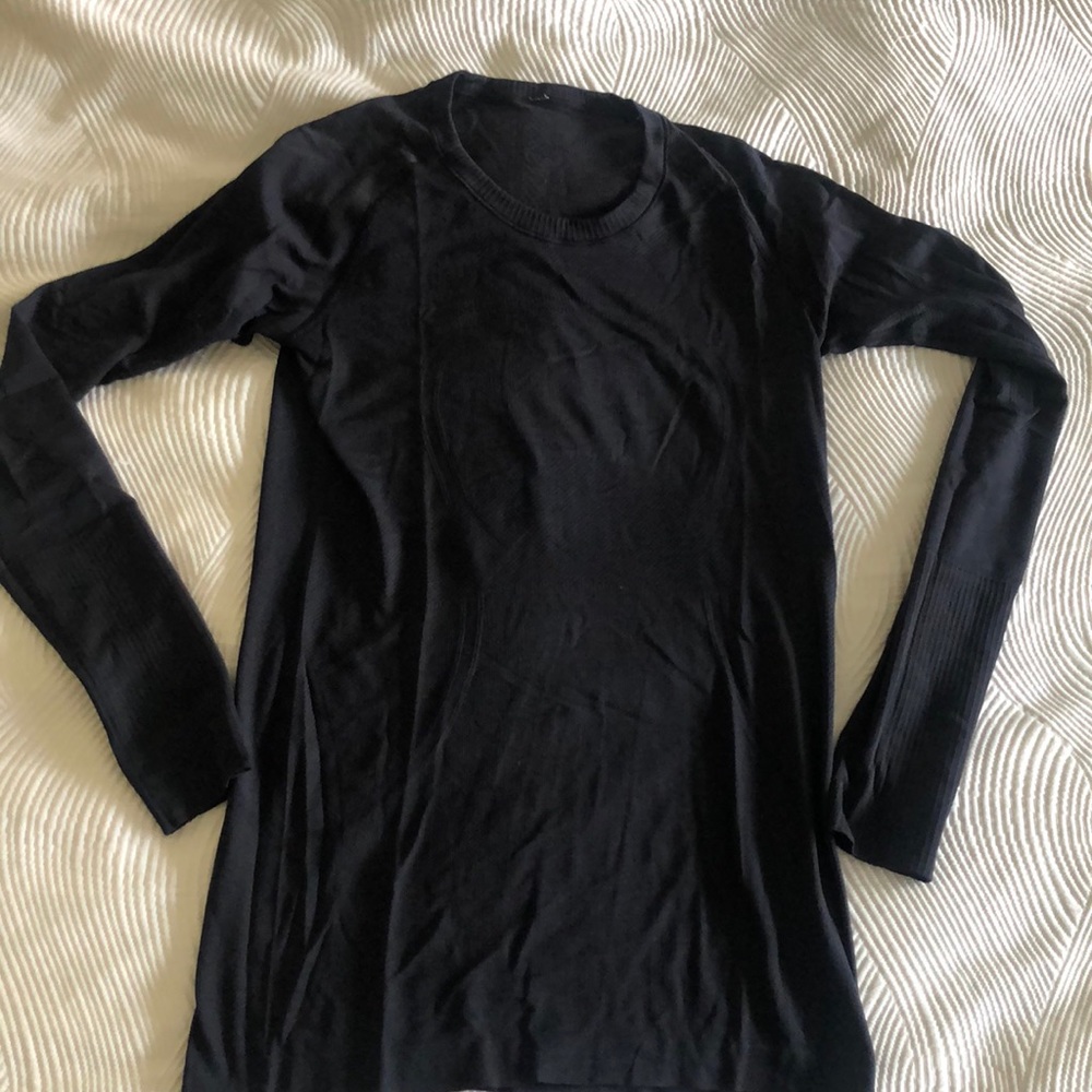 Lululemon long sleeved shirt